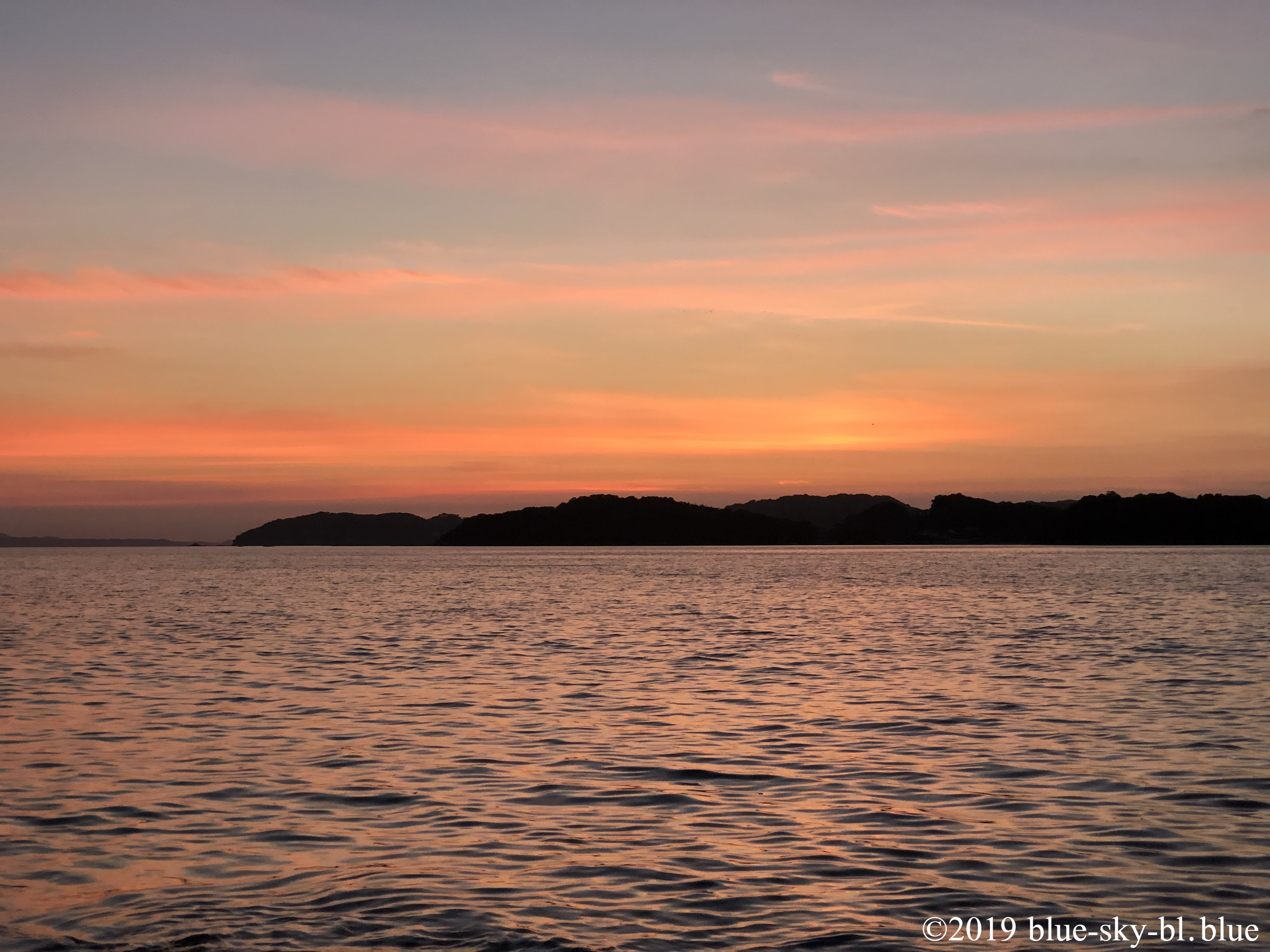 夕焼け小焼け 空 雲の画像 英語で言うと 歌詞とだんだん赤い理由