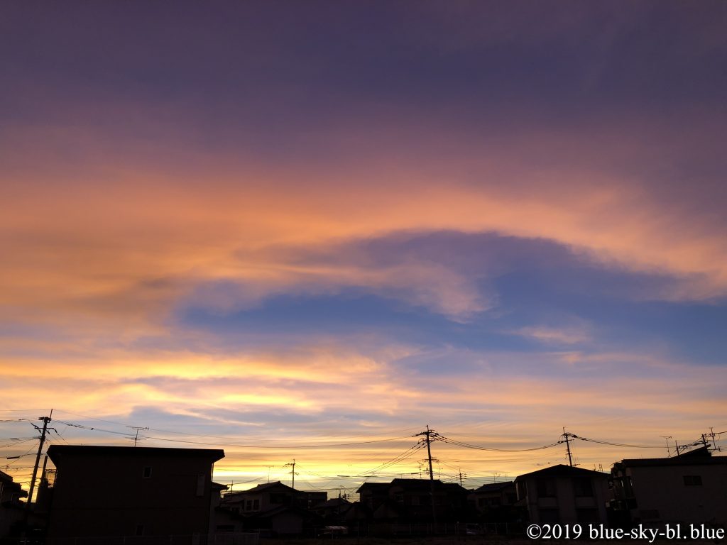 綺麗な美しい空の風景画像 高画質 雲と青空 飛行機雲 夕焼け 英語